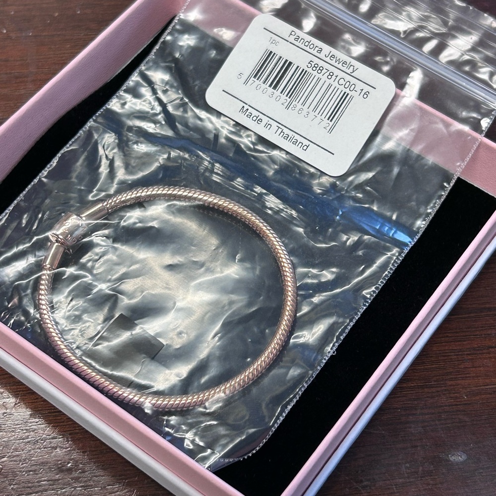 NWT Rose Gold Pandora Bracelet - Size 6.3